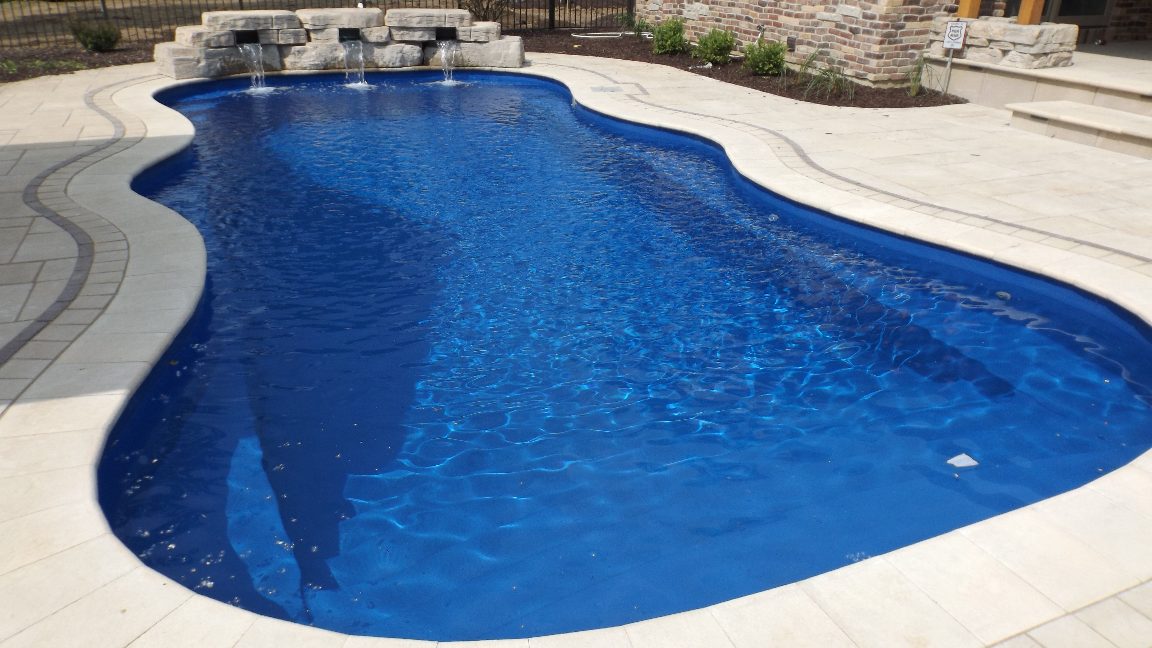 Piscine à coque